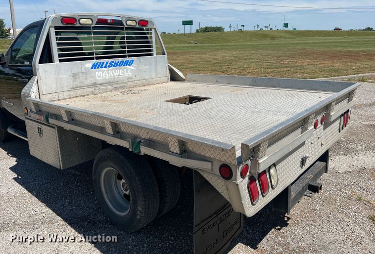 image for item KC9869 2007 GMC Sierra 3500HD  flatbed pickup truck