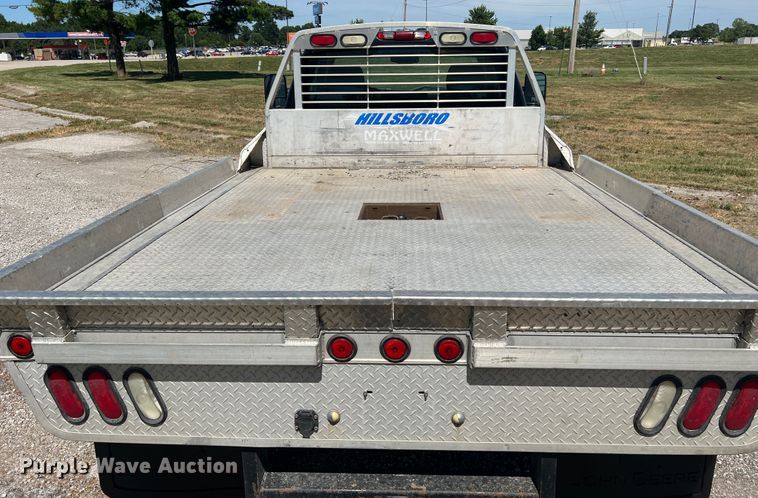 image for item KC9869 2007 GMC Sierra 3500HD  flatbed pickup truck