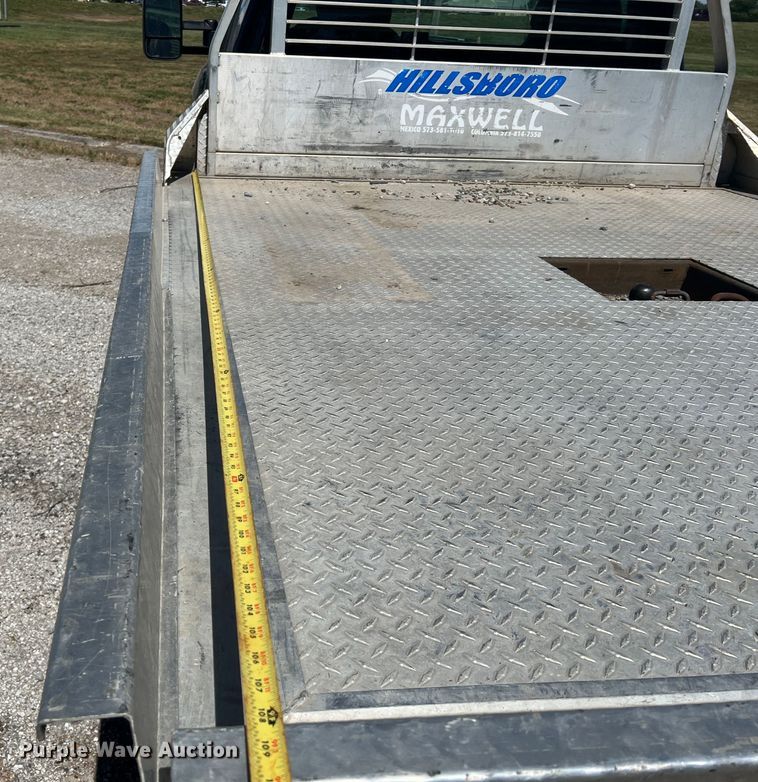 image for item KC9869 2007 GMC Sierra 3500HD  flatbed pickup truck