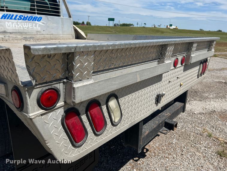 image for item KC9869 2007 GMC Sierra 3500HD  flatbed pickup truck