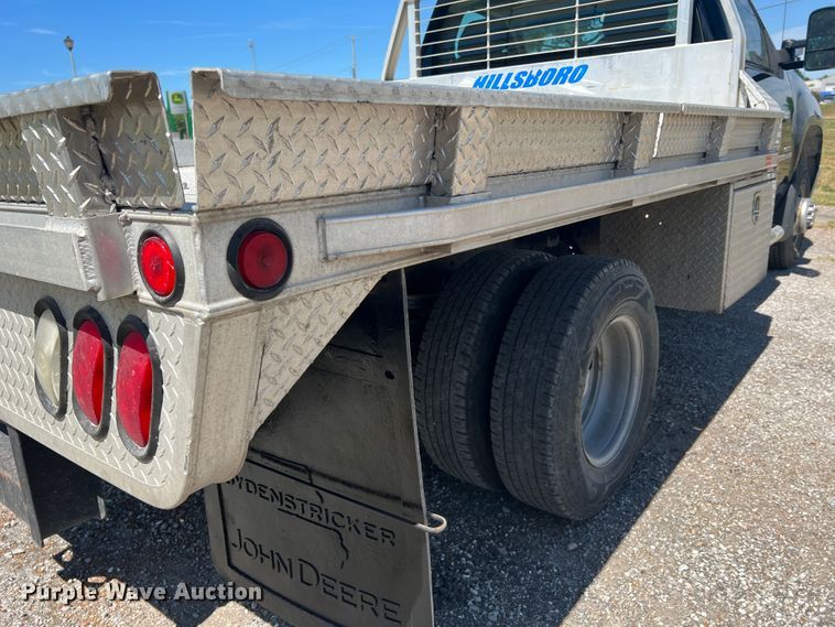 image for item KC9869 2007 GMC Sierra 3500HD  flatbed pickup truck