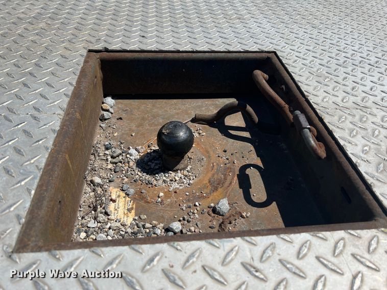 image for item KC9869 2007 GMC Sierra 3500HD  flatbed pickup truck