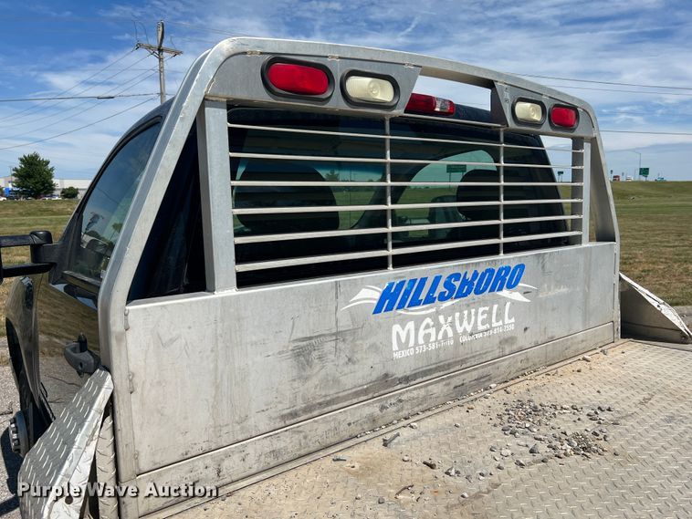 image for item KC9869 2007 GMC Sierra 3500HD  flatbed pickup truck