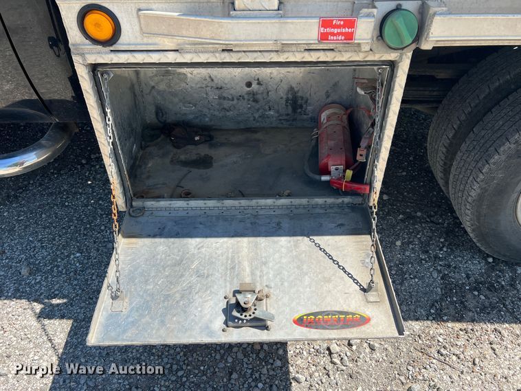 image for item KC9869 2007 GMC Sierra 3500HD  flatbed pickup truck