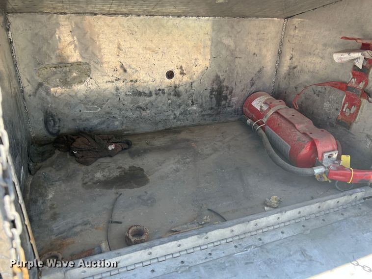 image for item KC9869 2007 GMC Sierra 3500HD  flatbed pickup truck