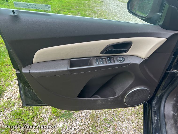 image for item KC9938 2011 Chevrolet Cruze LTZ