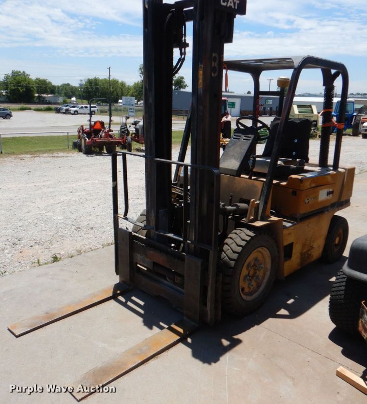 image for item KJ9837 Caterpillar V50DD  forklift