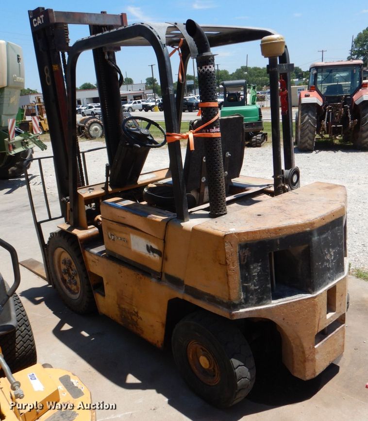 image for item KJ9837 Caterpillar V50DD  forklift