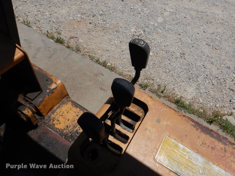 image for item KJ9837 Caterpillar V50DD  forklift