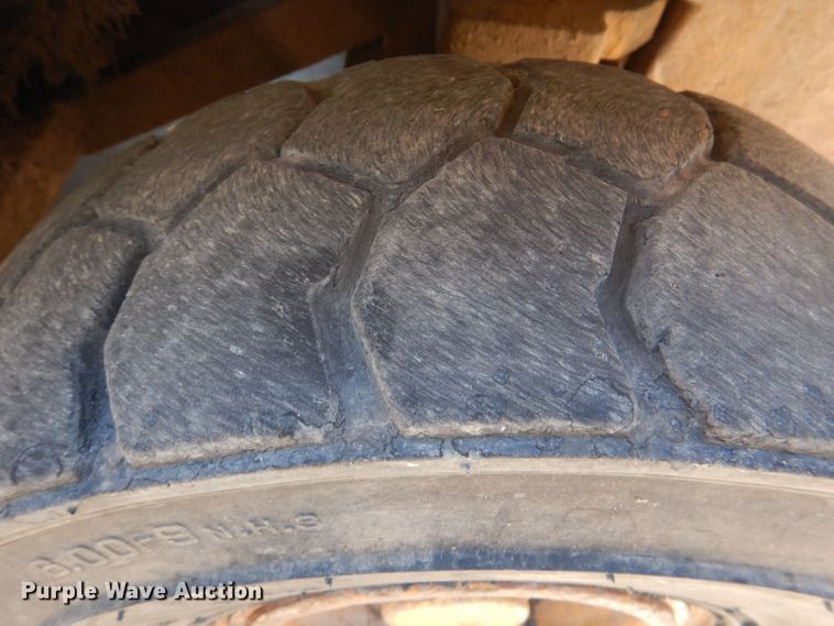 image for item KJ9837 Caterpillar V50DD  forklift