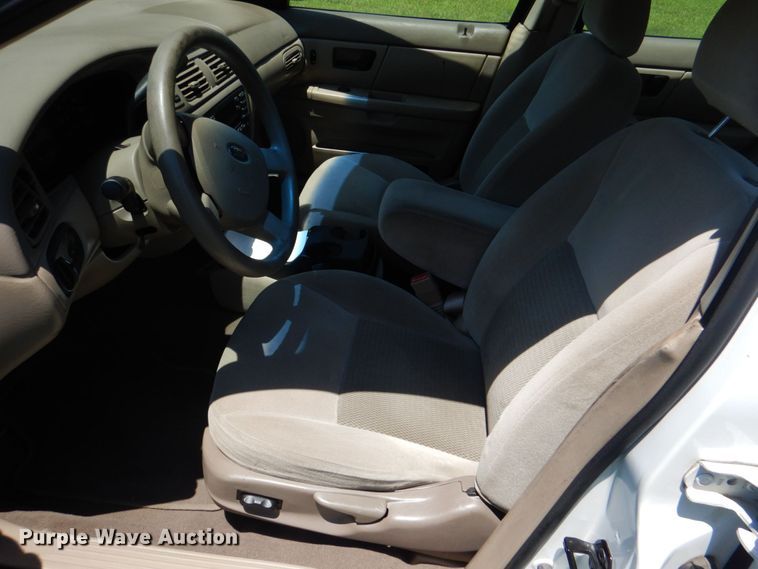 image for item KJ9864 2004 Ford Taurus SES
