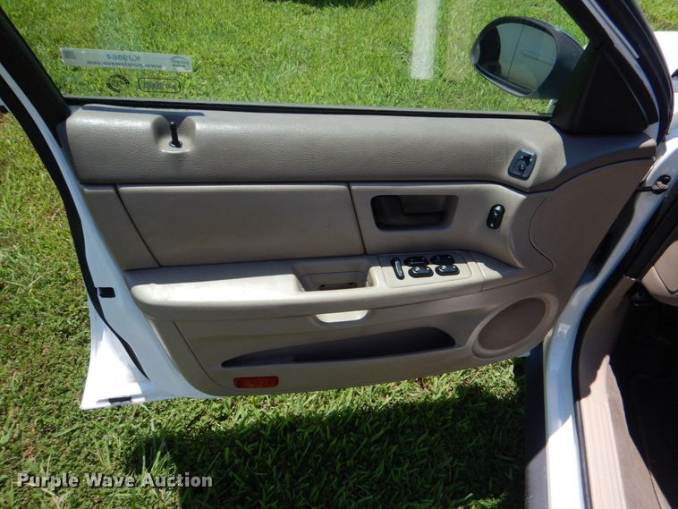 image for item KJ9864 2004 Ford Taurus SES