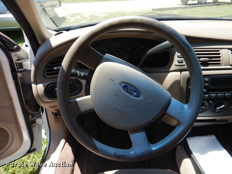 image for item KJ9864 2004 Ford Taurus SES