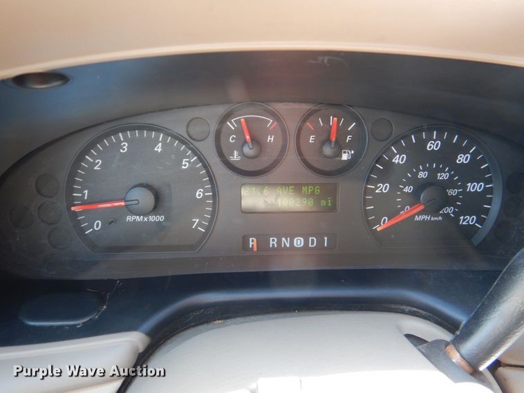 image for item KJ9864 2004 Ford Taurus SES