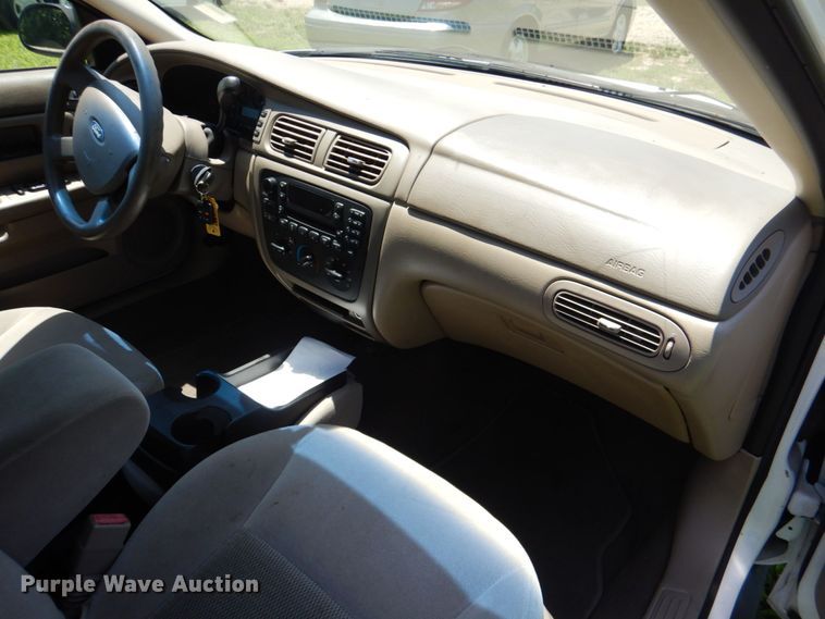 image for item KJ9864 2004 Ford Taurus SES