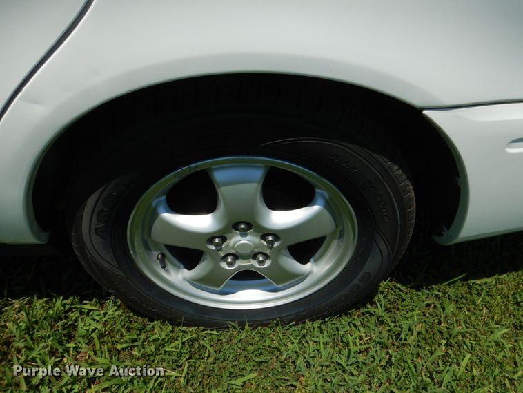 image for item KJ9864 2004 Ford Taurus SES