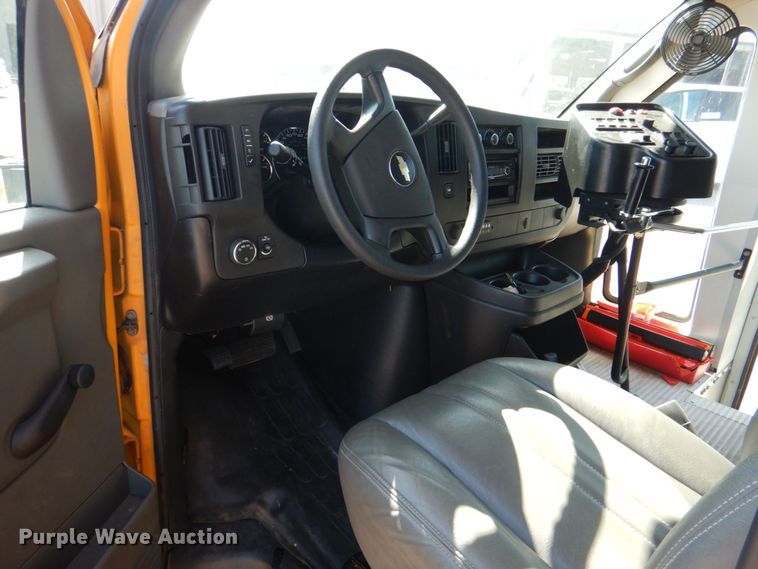 image for item KJ9870 2009 Chevrolet Express 3500  school bus
