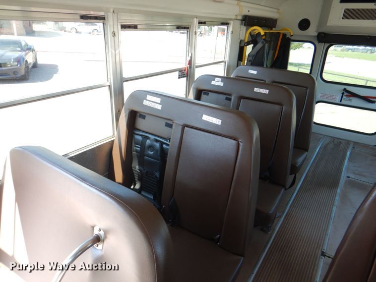 image for item KJ9870 2009 Chevrolet Express 3500  school bus