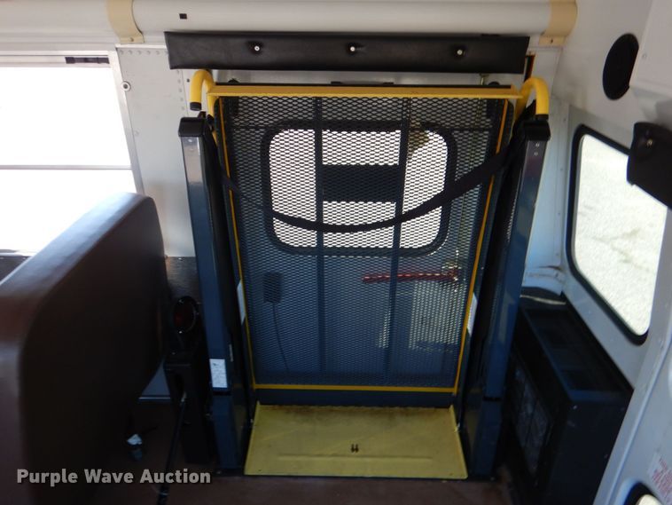 image for item KJ9870 2009 Chevrolet Express 3500  school bus