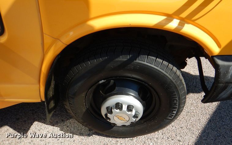 image for item KJ9870 2009 Chevrolet Express 3500  school bus