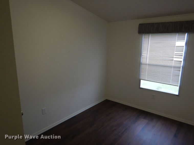 image for item KP9143 2009 Elliott Homes SW-R318  manufactured home