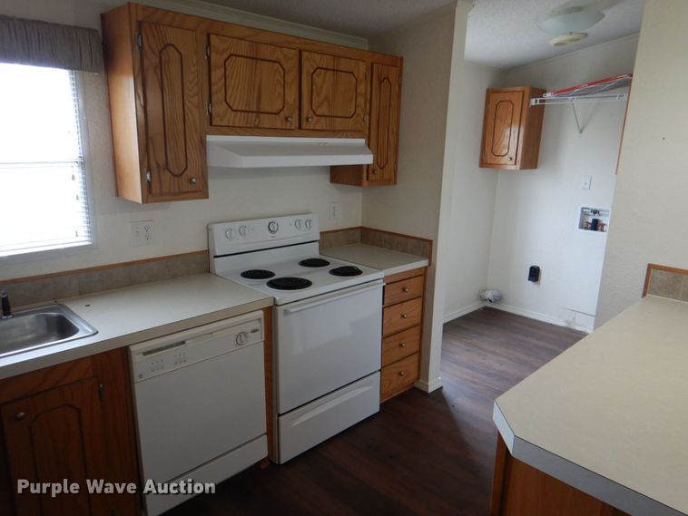 image for item KP9143 2009 Elliott Homes SW-R318  manufactured home