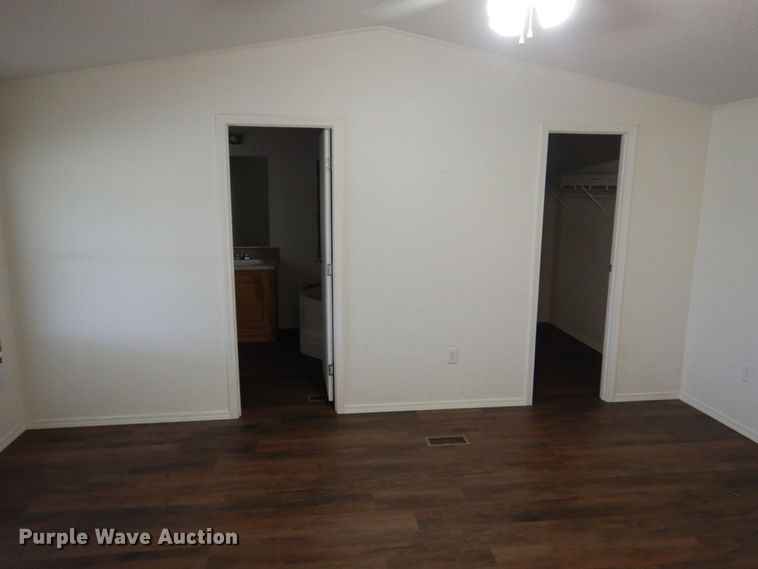 image for item KP9143 2009 Elliott Homes SW-R318  manufactured home