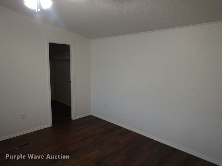 image for item KP9143 2009 Elliott Homes SW-R318  manufactured home