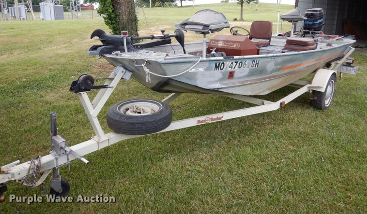 image for item KR9214 1981 Bass Tracker II  boat