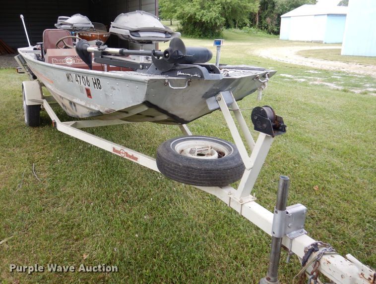 image for item KR9214 1981 Bass Tracker II  boat