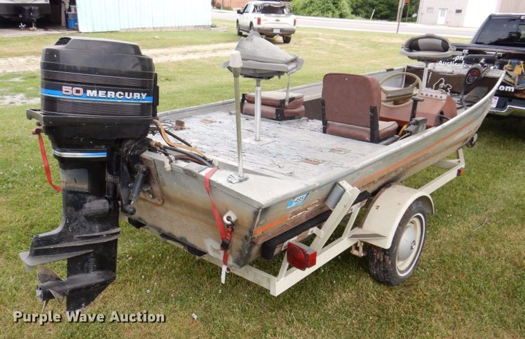 image for item KR9214 1981 Bass Tracker II  boat