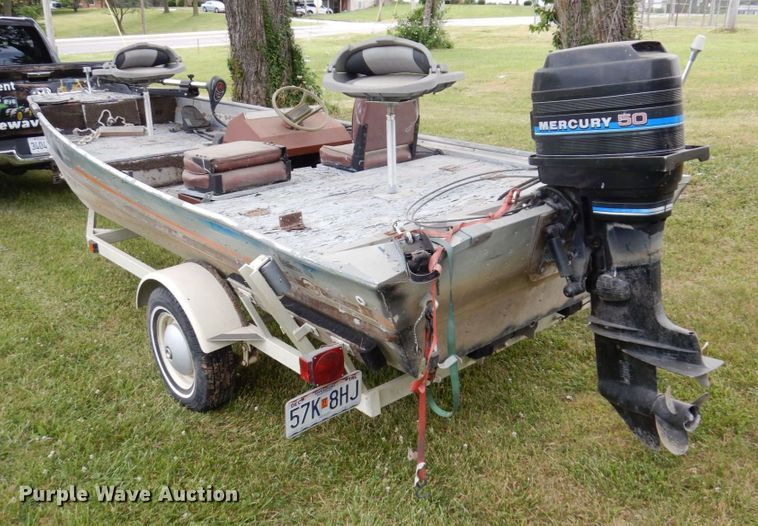 image for item KR9214 1981 Bass Tracker II  boat