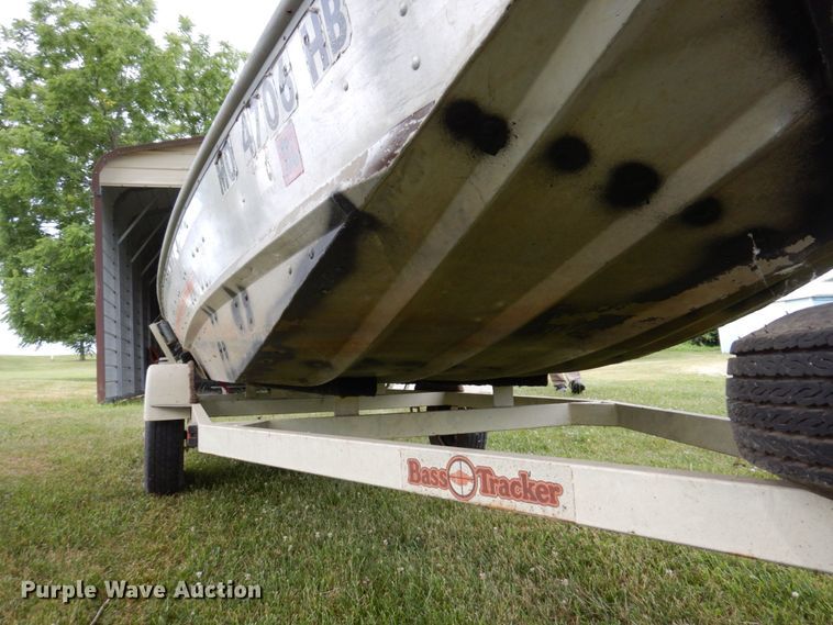 image for item KR9214 1981 Bass Tracker II  boat