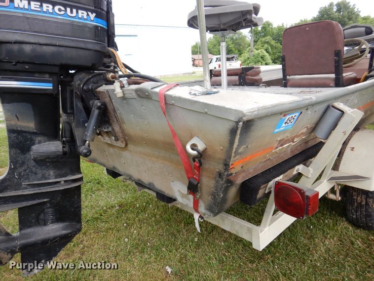 image for item KR9214 1981 Bass Tracker II  boat