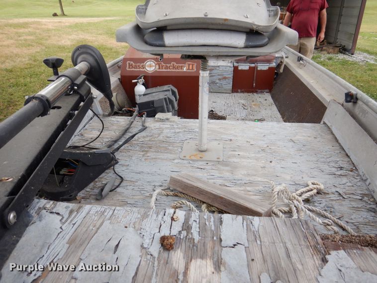 image for item KR9214 1981 Bass Tracker II  boat