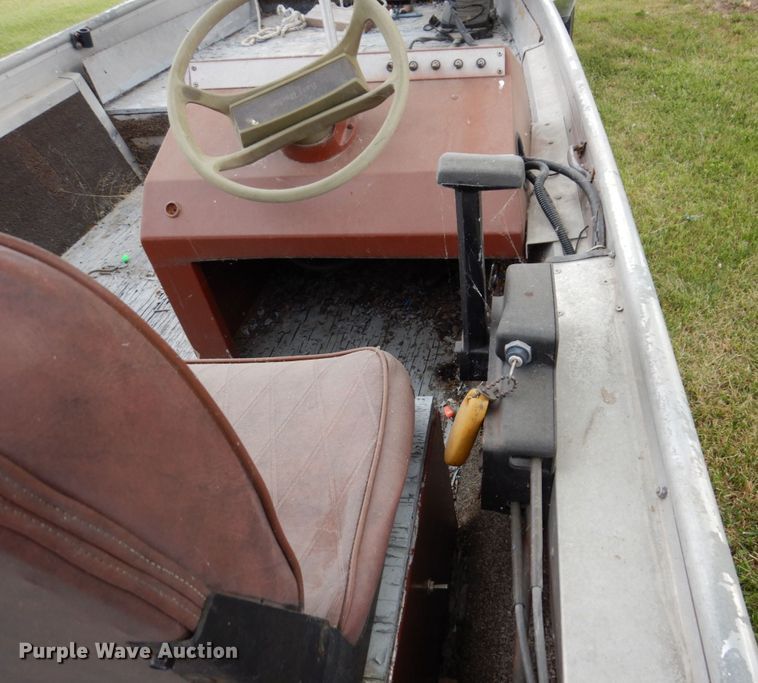 image for item KR9214 1981 Bass Tracker II  boat