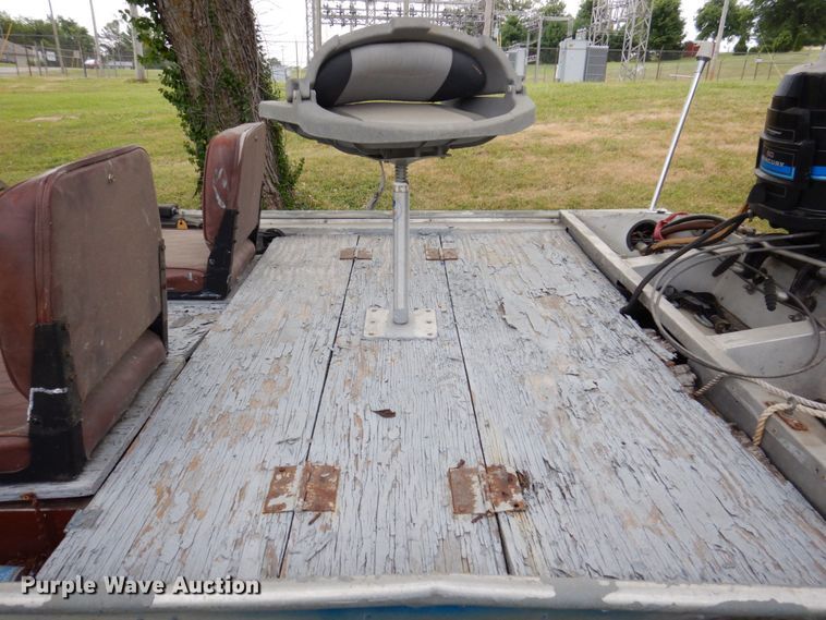 image for item KR9214 1981 Bass Tracker II  boat