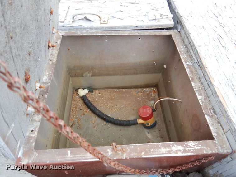 image for item KR9214 1981 Bass Tracker II  boat