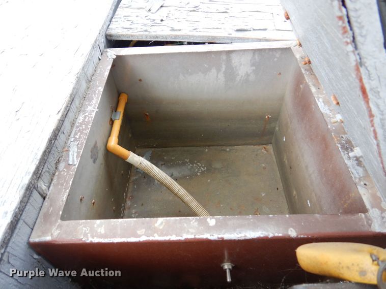 image for item KR9214 1981 Bass Tracker II  boat