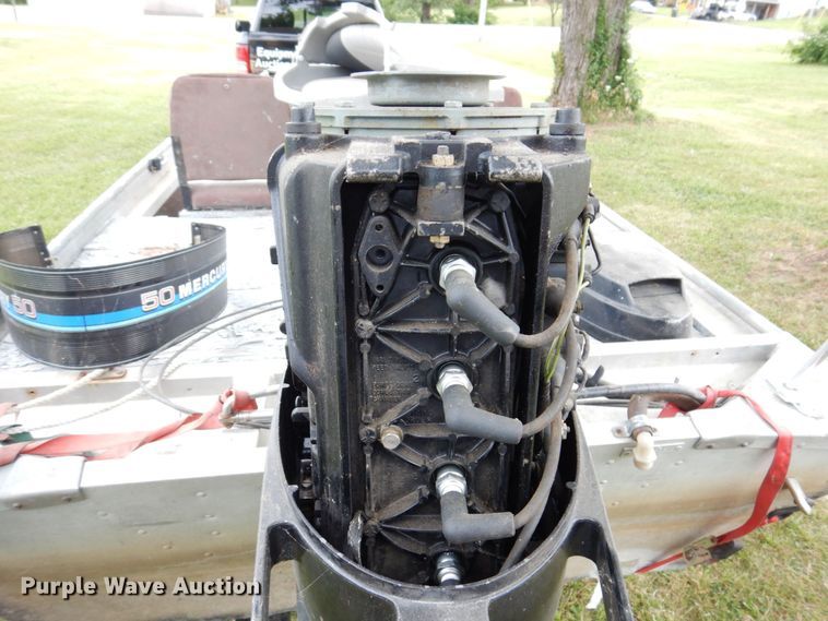 image for item KR9214 1981 Bass Tracker II  boat