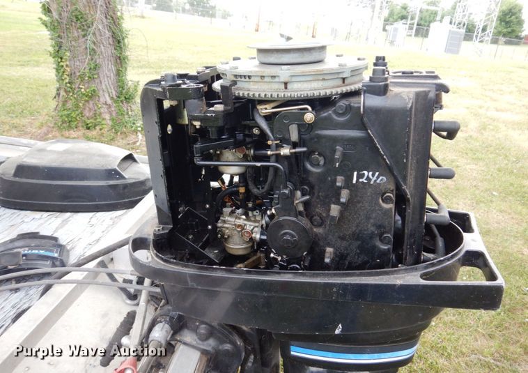 image for item KR9214 1981 Bass Tracker II  boat