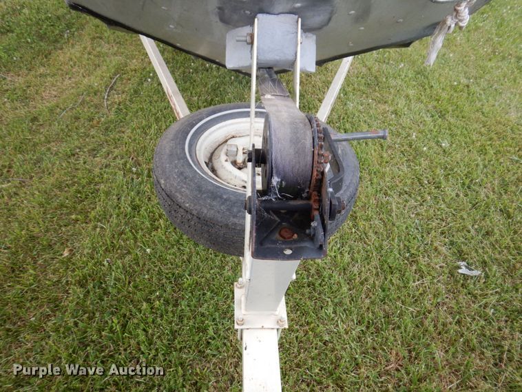 image for item KR9214 1981 Bass Tracker II  boat