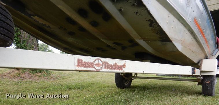 image for item KR9214 1981 Bass Tracker II  boat