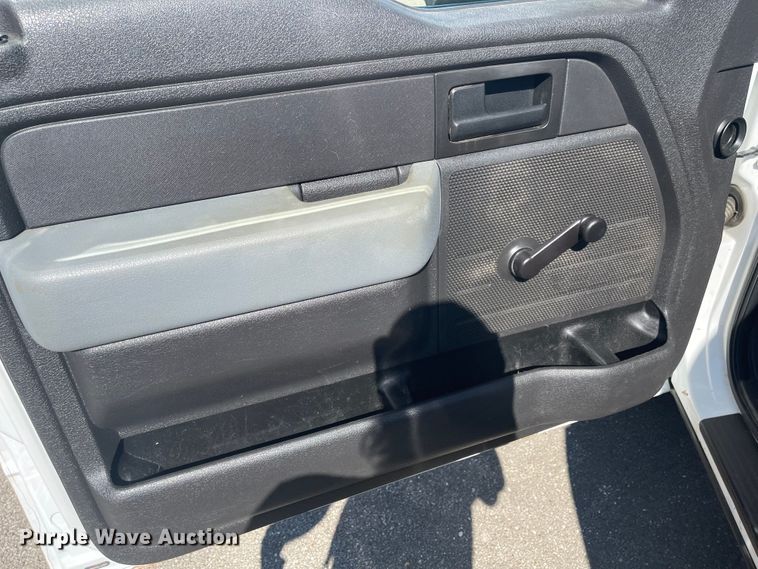 image for item LF9072 2012 Ford F150 XL  pickup truck