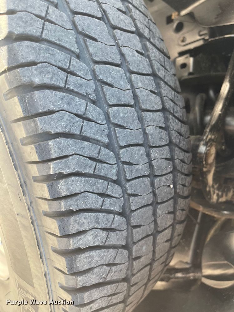 image for item LF9072 2012 Ford F150 XL  pickup truck