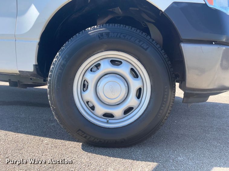 image for item LF9072 2012 Ford F150 XL  pickup truck