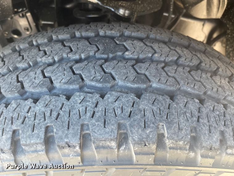 image for item LF9073 2012 Ford F150 XL  SuperCrew pickup truck