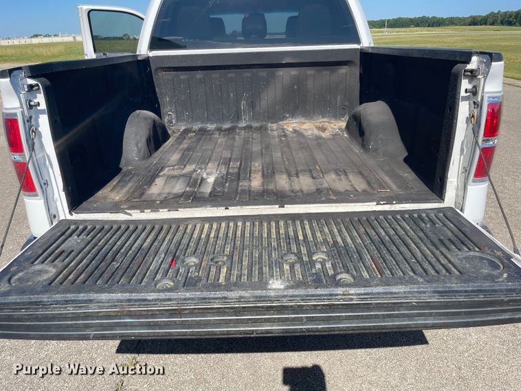 image for item LF9074 2013 Ford F150 XL  SuperCrew pickup truck