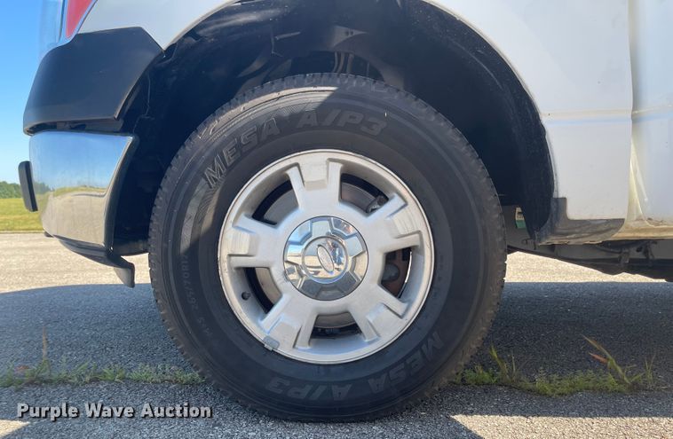 image for item LF9074 2013 Ford F150 XL  SuperCrew pickup truck