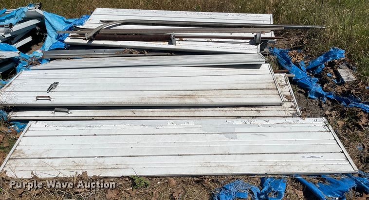 image for item LF9077 (4) garage doors